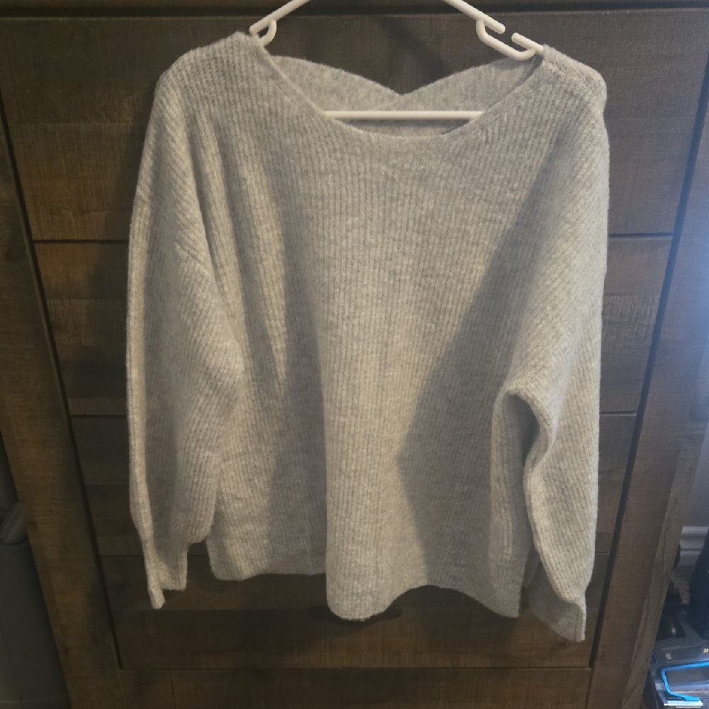 G.I.L.I. Soft Gray Knit Top